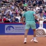 Atp Amburgo – Altmaier ‘calcia’ la racchetta addosso al pubblico, nessuna squalifica e polemiche – VIDEO