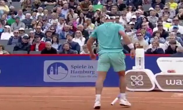 Atp Amburgo – Altmaier ‘calcia’ la racchetta addosso al pubblico, nessuna squalifica e polemiche – VIDEO