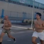 Alcaraz ‘corre’ verso il rientro in campo: lo spagnolo non ha più protezioni al polso destro – VIDEO