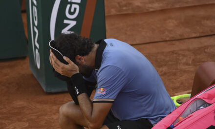 Matteo Berrettini si arrende ancora al fisico: Arnaldi in semifinale al Roland Garros