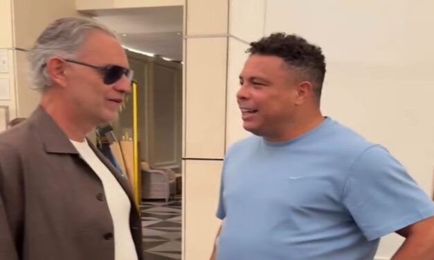 Siparietto tra Bocelli e Ronaldo il Fenomeno: “Sono geloso di te e Sinner” – VIDEO