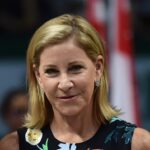 Chris Evert annuncia sui social: “Purtroppo il cancro alle ovaie è tornato”