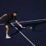 Shapovalov perde con Cilic e se la prende con il cameraman (VIDEO)