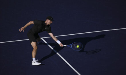 Shapovalov perde con Cilic e se la prende con il cameraman (VIDEO)