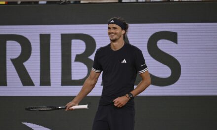 Zverev vince il terzo set: super punto con lo strettino di rovescio (VIDEO)