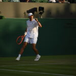 Flavio Cobolli rimonta Mariano Navone in due giornate e avanza al secondo turno a Wimbledon