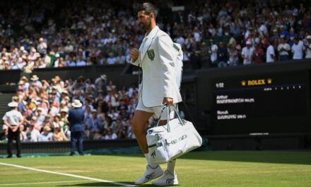 Gli outfit di Wimbledon, parte I: Osaka, tra un fiore di ciliegio e “Kill Bill”. Djokovic, nuovo René Lacoste
