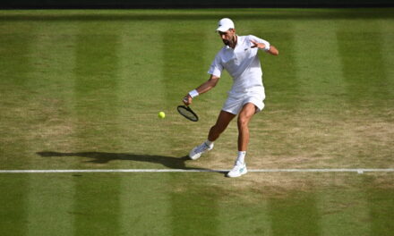 Djokovic piega la resistenza di Auger-Aliassime dopo 5 ore: gli highlights del match