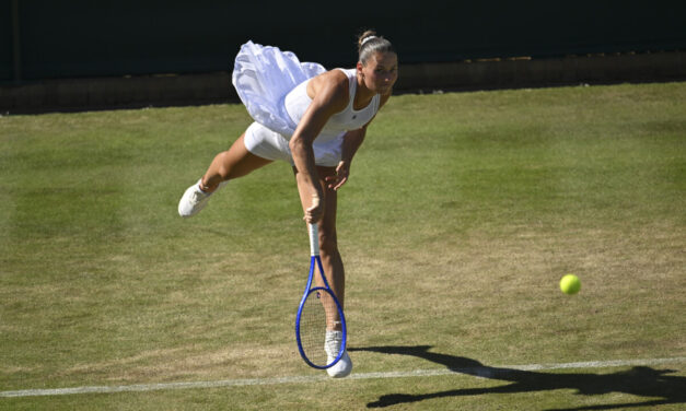 Gli outfit di Wimbeldon, parte II: Kostyuk romantica, british style per Sinner e Serena