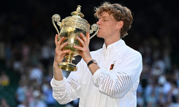 Il Re non abbandona il suo trono: Jannik Sinner si conferma campione a Wimbledon!