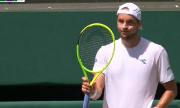 Cade la pallina a Struff sulla palla break, punto ripetuto e Sinner danneggiato: cosa è successo