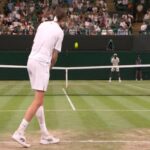 Ace di Bublik con il servizio da sotto, Tiafoe resta totalmente fermo – VIDEO