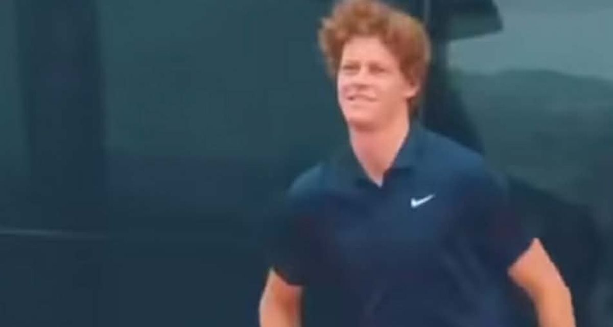 Sinner si dà al padel sulla nave Explora, spuntano le immagini – VIDEO