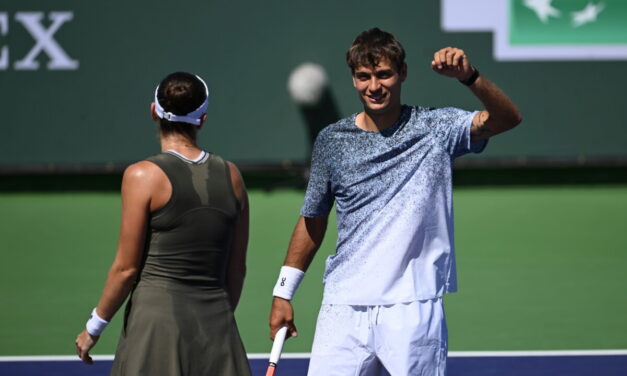 Inarrestabili Cobolli e Bencic nel misto: sconfitti anche Alcaraz e Williams, sarà semifinale