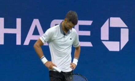 Djokovic esplode in lacrime agli Us Open: anche il pubblico si emoziona per il serbo – VIDEO