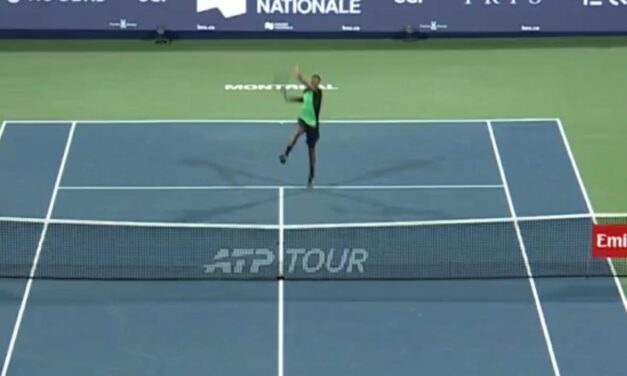 Atp Montreal – Monfils annulla un match point con un super salto, pubblico in visibilio – VIDEO