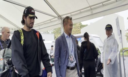 Il campione in carica Alcaraz arriva a Tokyo: tanta attesa per Carlos – VIDEO