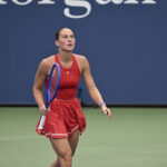 Gli outfit dello US Open, parte I: Kostyuk, un’eleganza senza tempo. Tris di Osaka. Preziosa Aryna