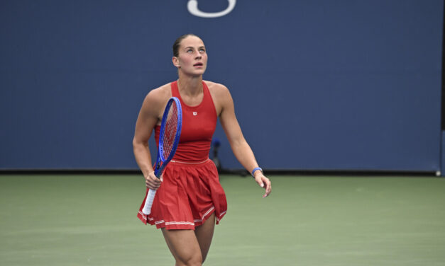 Gli outfit dello US Open, parte I: Kostyuk, un’eleganza senza tempo. Tris di Osaka. Preziosa Aryna