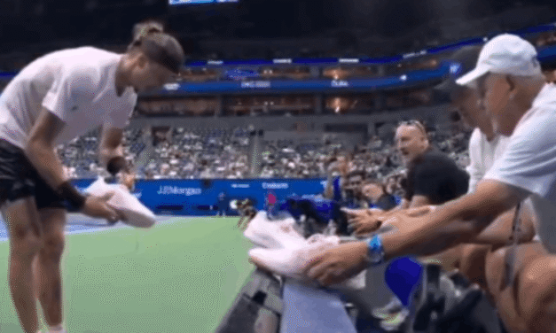 Zverev come Jodar: ferma il gioco per cambiare le scarpe, ma il regolamento non lo vieta (VIDEO)