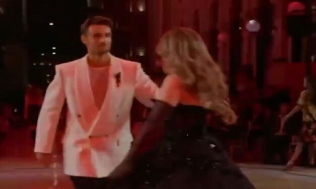 Musetti balla alla Fashion Week con Jennifer Lopez. Protagonista anche la Sabalenka – VIDEO