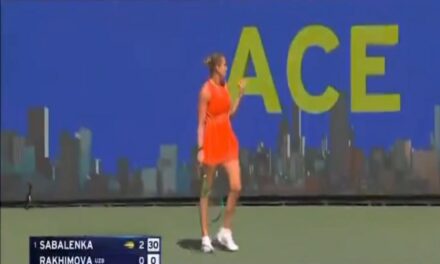 Spettatore fuma marijuana sugli spalti, Sabalenka ferma il match: polemiche agli US Open – VIDEO