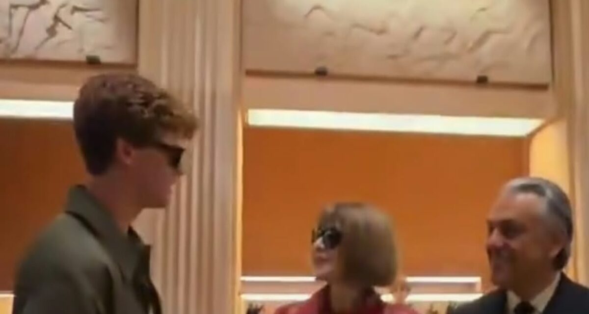 Sinner, siparietto con Anna Wintour: “Pensavo che stessi andando a Pechino”, Jannik: “Anch’io lo pensavo” – VIDEO