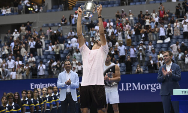 L’OMS celebra Zverev dopo il trionfo agli US Open