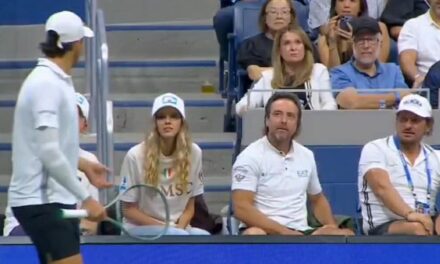 Us Open, il rito scaramantico di Darderi: Luciano cambia le posizioni nel box – VIDEO