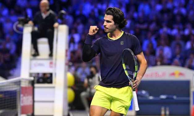 Alcaraz avanza in semifinale a Vienna: Paul regolato in due set