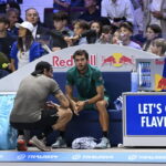 Dramma Cobolli a Vienna, scoppia in lacrime ed è costretto al ritiro: Berrettini avanza nel torneo